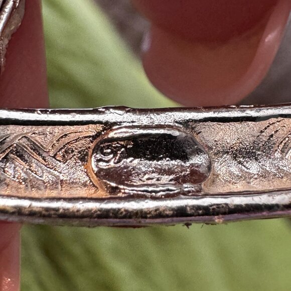 Vintage Candy Cane Heart Brooch Red White Enamel Oval Maker’s Plaque - Picture 4 of 9